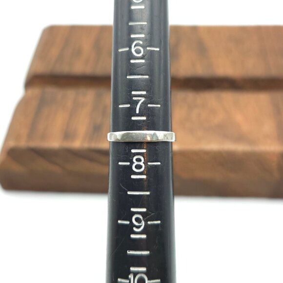 Size 7.5 925 Sterling Silver Textured Odd Floral Ring - Picture 4 of 6